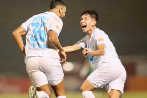 Nam Định hạ đẹp Sông Lam Nghệ An ở vòng 24 V-League.