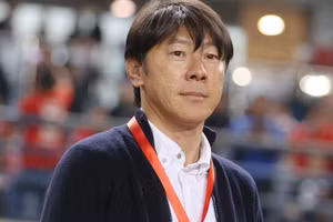 HLV Shin Tae Yong bị AFC phạt 7.500 USD.