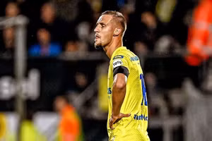 Silvester van der Water được đồn đoán sắp gia nhập Nam Định.