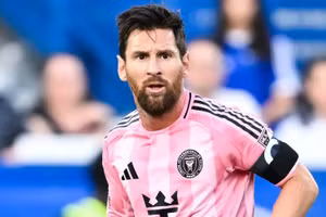 Messi xuất sắc lập cú đúp bàn thắng vào lưới New England ở vòng 21 MLS.