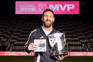 Messi đoạt giải Landon Donovan MVP.