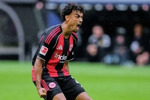 Man United tranh sao trẻ với Barca và loạt ông lớn