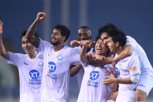 CLB Thép Xanh Nam Định tập huấn 10 ngày tại Phú Yên.