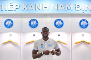 Thủ môn Caique gia nhập Thép Xanh Nam Định.