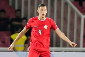 Jay Idzes đã hoàn tất thủ tục gia nhập CLB Sassuolo tại Serie A.
