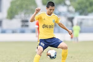 Trần Gia Huy ký hợp đồng 3 năm với Hoàng Anh Gia Lai.