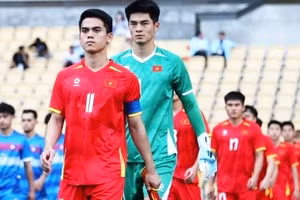 2 sao U22 Việt Nam lập kỷ lục sau tấm Huy chương vàng SEA Games