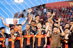 Đại gia V-League lập kỷ lục châu Á