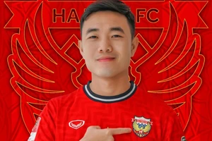 Xuân Trường ký hợp đồng 3 năm với Hà Tĩnh FC.