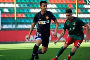  Li Teng Long thử việc trong màu áo Hà Nội FC.