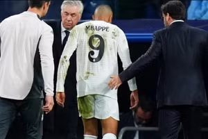 Mbappe nguy cơ lỡ hẹn trận chung kết Cúp nhà Vua với Barca vì chấn thương.