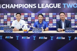 HLV Vũ Hồng Việt đánh giá cao tinh thần thi đấu của các học trò dù để thua Bangkok United.