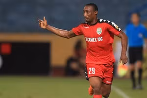 Đinh Hoàng Max gia nhập CLB Bắc Ninh.