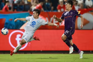 Nam Định thua sốc CLB Becamex TP.HCM ở vòng 7 V-League.