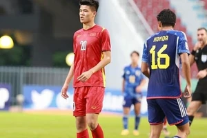 Truyền thông Đông Nam Á khen ngợi tài năng trẻ cao 1m95 của bầu Đức