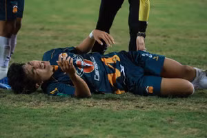 Lý Đức nghỉ thi đấu dài hạn vì chấn thương.