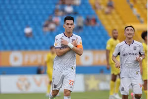 Tiến Linh đoạt danh hiệu Vua phá lưới V-League 2024/25.