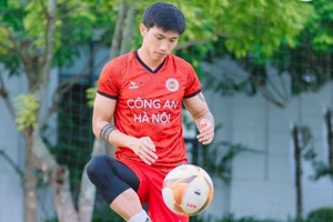 Đoàn Văn Hậu không tham dự lượt đi V-League 2025/2026.