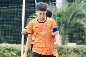 Đình Bắc chấn thương trước thềm vòng tứ kết U21 Quốc gia 2024.