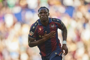 Man United nhắm cùng lúc 2 ngôi sao