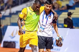 Rimario nghỉ hết mùa giải vì chấn thương.