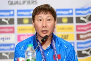 HLV Kim Sang Sik hài lòng với trận thắng Nepal.