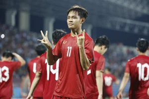 Bùi Vĩ Hào sáng cửa lên U22 Việt Nam dự SEA Games 33.