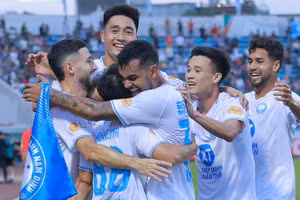 Công an Hà Nội và Nam Định được được đặt cách thi đấu sớm ở vòng 4 V-League.