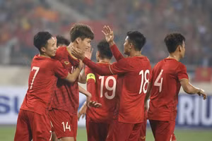Bóng đá Việt Nam lập kỷ lục siêu ấn tượng