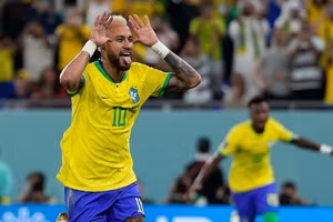 Chiến tích của Neymar sau 2 thập kỷ chơi bóng