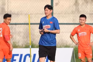 Ông Lee Jung-soo gia nhập giải Thai League sau khi chia tay tuyển Việt Nam. Ảnh: Internet.