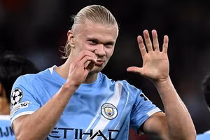 Haaland san bằng kỷ lục ghi bàn của Solskjaer ở Ngoại hạng Anh.