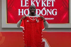 Welo Lupeta gia nhập Hải Phòng FC.