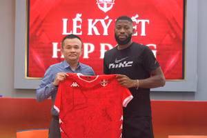 Fred Friday tái hợp CLB Hải Phòng.