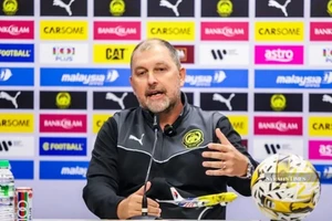 HLV Peter Cklamovski muốn cùng bóng đá Malaysia dự World Cup.
