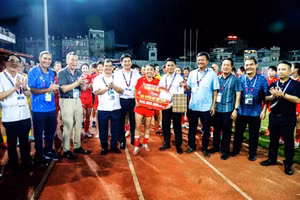 Tuyển nữ Việt Nam vào bán kết AFF Cup với ngôi nhất bảng A.