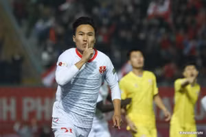 Triệu Việt Hưng nghỉ thi đấu dài hạn vì chấn thương.