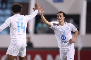 Văn Toàn báo tin vui trước trận quyết đấu Malaysia