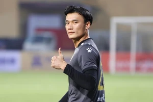 Bùi Tiến Dũng quyết thắng Bình Phước ở trận Play off.