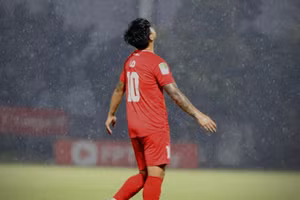 Martin Lò giải nghệ sau 21 năm chơi bóng.