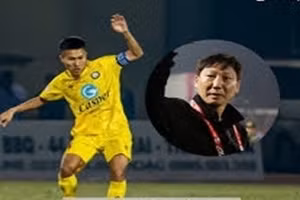 Doãn Ngọc Tân trở lại tập luyện hậu chấn thương.