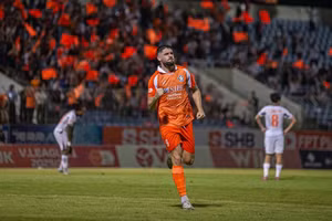 Lộ diện loạt hợp đồng ‘bom tấn’ tại V-League