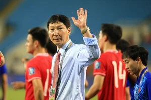 HLV Kim Sang Sik thận trọng trước trận gặp Malaysia.