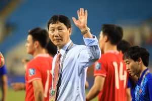 HLV Kim Sang Sik thận trọng trước trận gặp Malaysia.