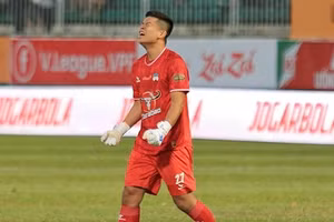 Thủ môn Phan Đình Vũ Hải chia tay Hoàng Anh Gia Lai .