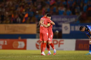 Quang Hải góp công lớn giúp Công an Hà Nội thắng ấn tượng Becamex TPHCM.