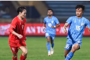 Tuyển Việt Nam bị trừ điểm trên BXH FIFA sau trận hòa Ấn Độ.