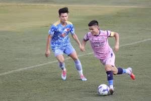 Tuyển Việt Nam thắng vất vả Công an Hà Nội ở trận đá tập thứ hai.