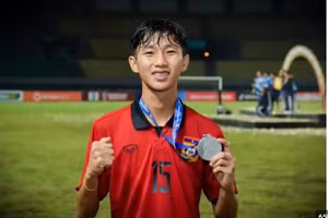 Damoth Thongkhamsavath sẽ đối đầu với tuyển Việt Nam vào ngày 25/3 tới.