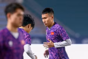  Doãn Ngọc Tân và Hai Long phải tập riêng vì vấn đề sức khỏe.